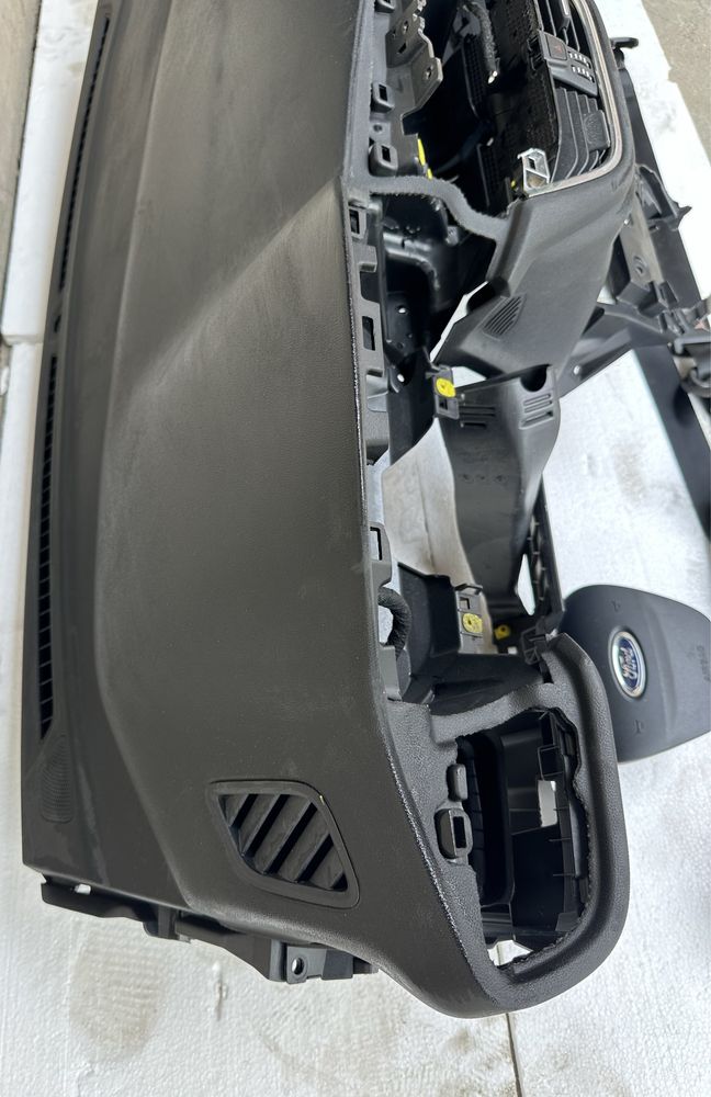 Ford Fiesta Mk8 Lift konsola deska Airbag poduszki pasy Oryginal