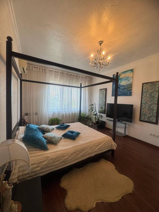 В продаже двухэтажный дом с ремонтом (209-993)