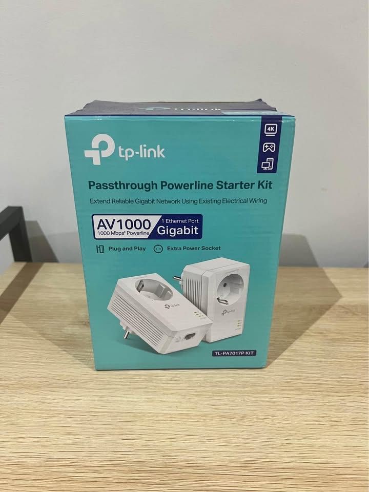 TP-link AV1000 Gigabit Passthrough Powerline Starter Kit