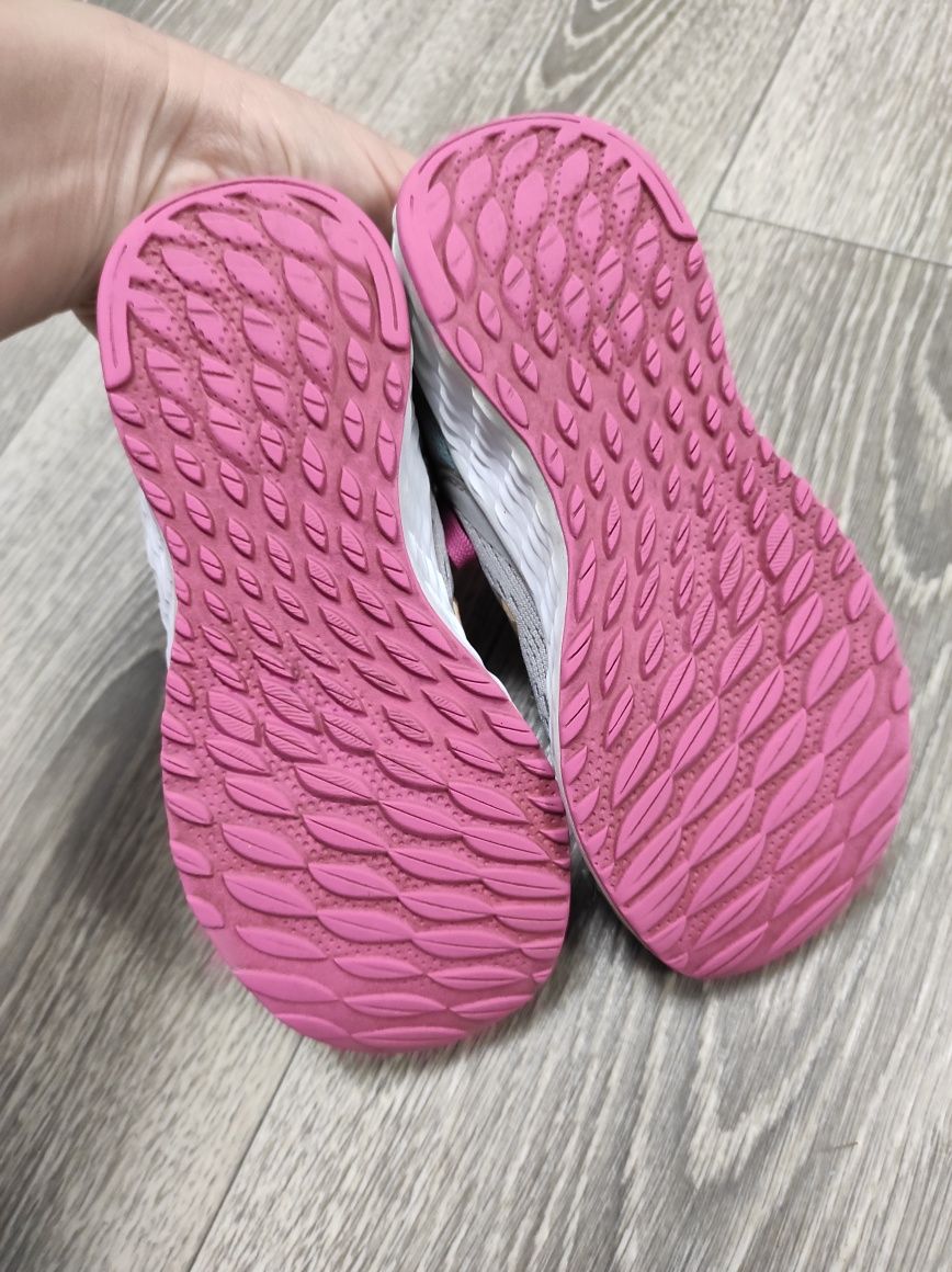 лекие фирменные кроссовки кросівки new balance fresh foam 30-31p