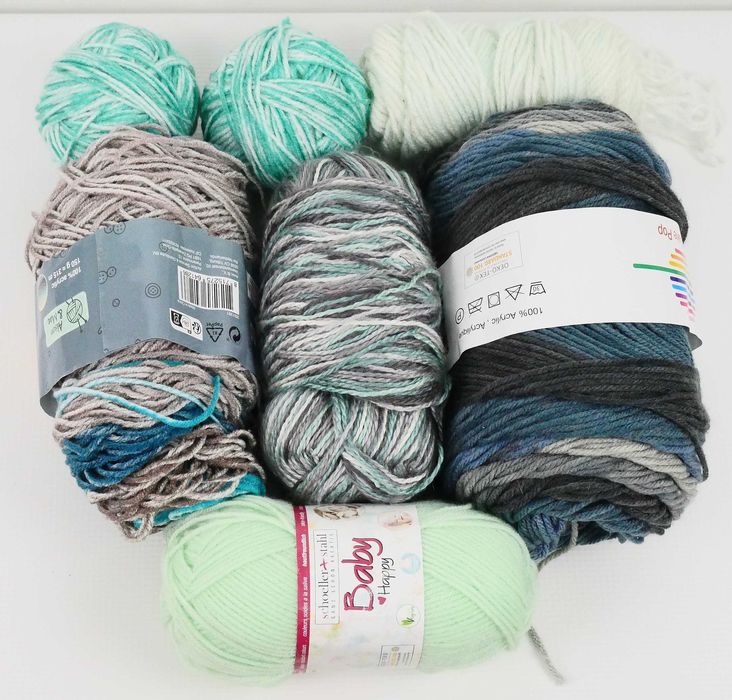 117.Włóczka 100%Akryl mix zestaw 520g