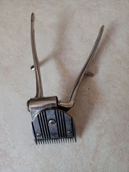 Машинка механическая для стрижки волос