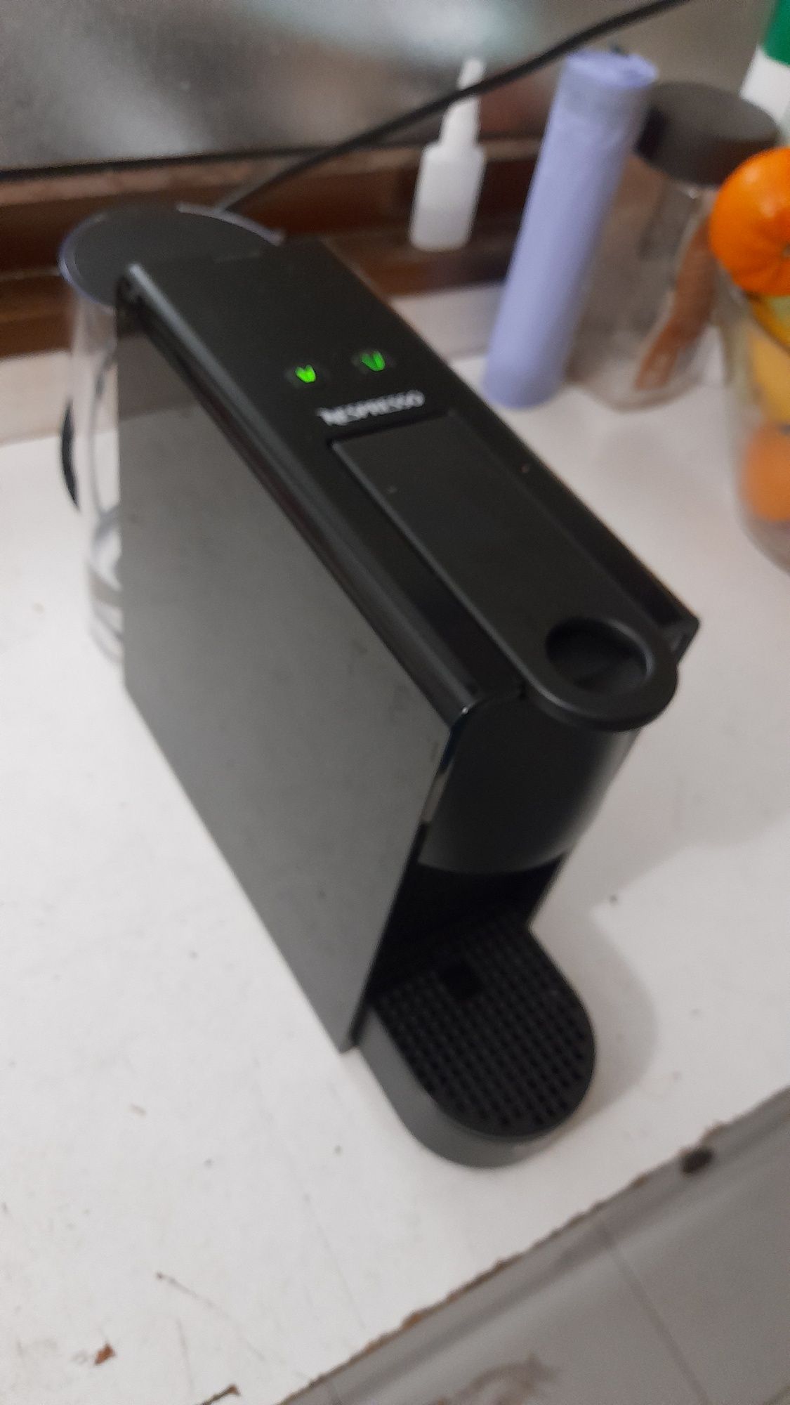 Vendo máquina de café mini essenza da nespresso