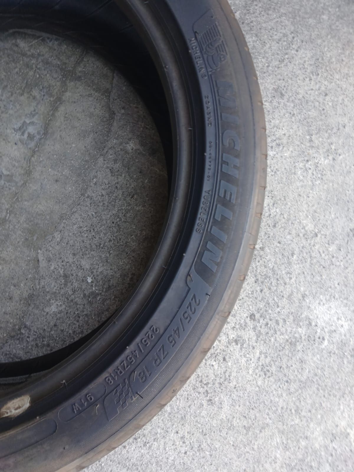 Pneus 225/45/R18 Michelin
