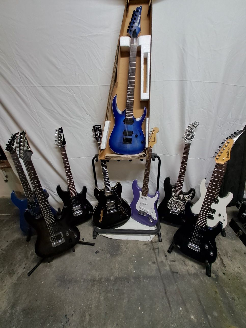 Lote de guitarras elétricas