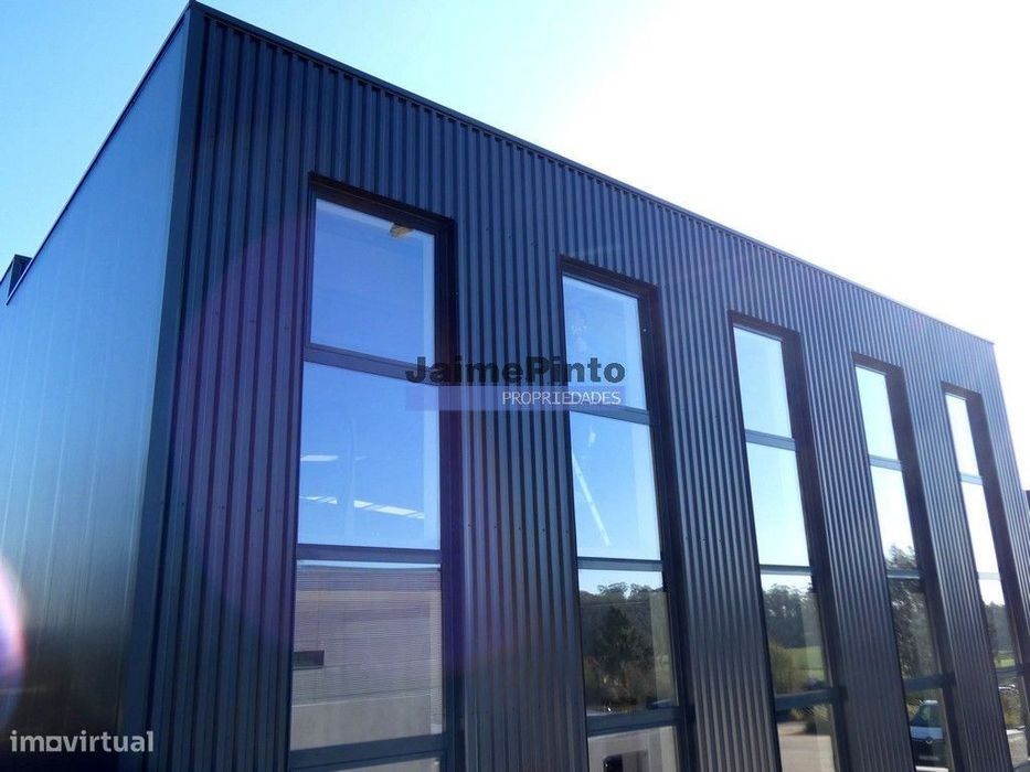 Armazém Industrial 800m2, com escritório. Portugal, Trofa.
