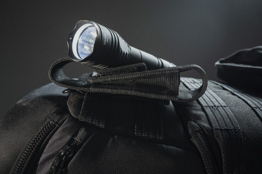 Latarka taktyczna Armytek Viking Pro Magnet USB White