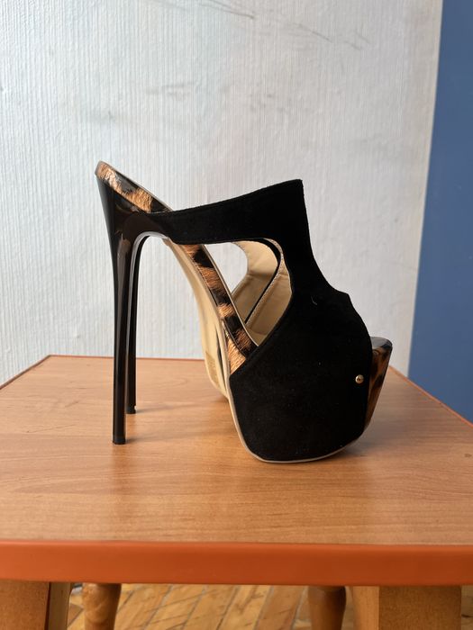 Бомоножки на высоком каблуке