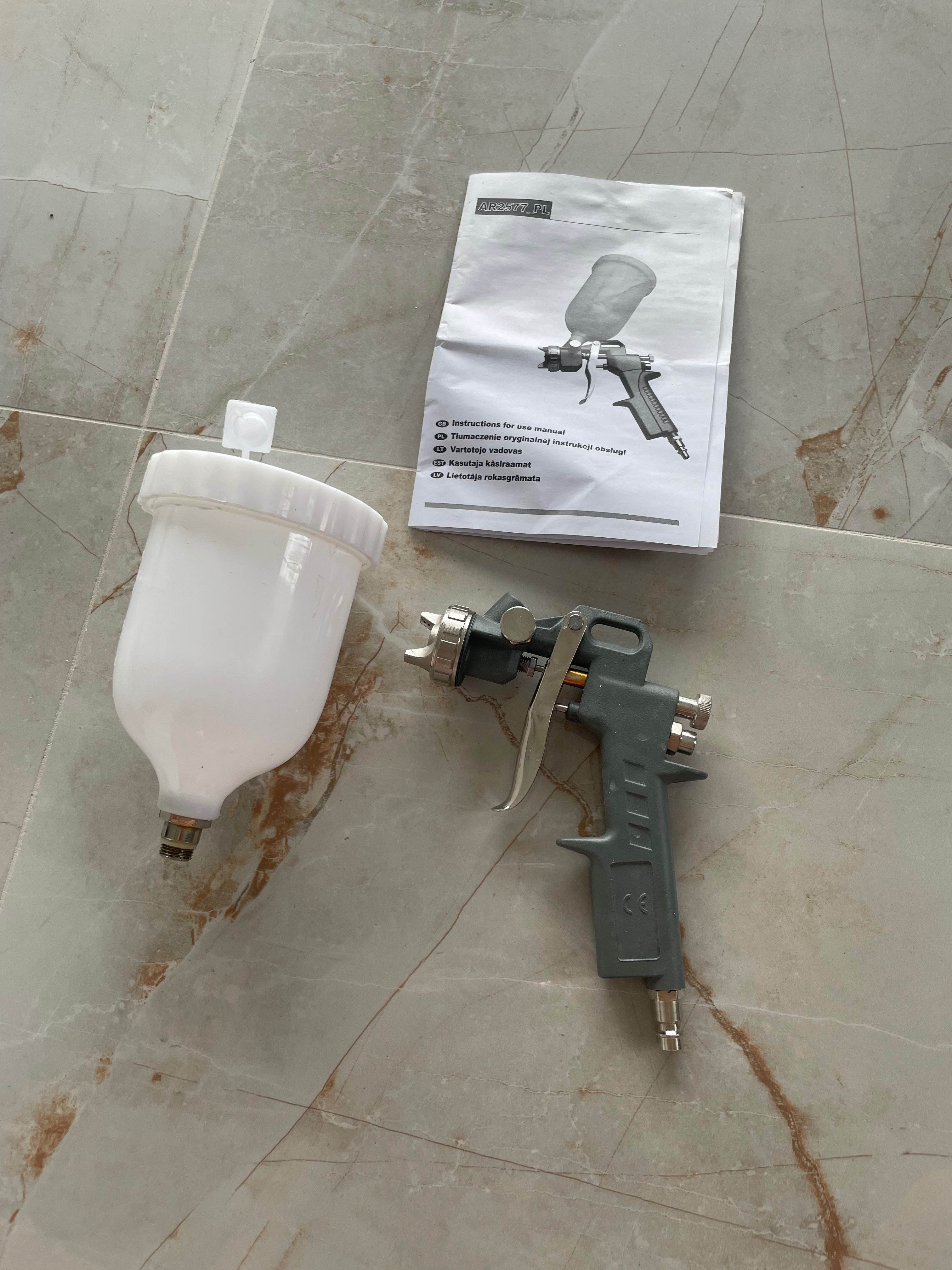 Pistolet do malowania natryskowego górny