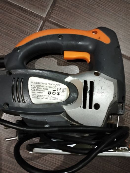 Piła ręczna elektryczna do drewnaPilarka CMI C-HKS 1200.185