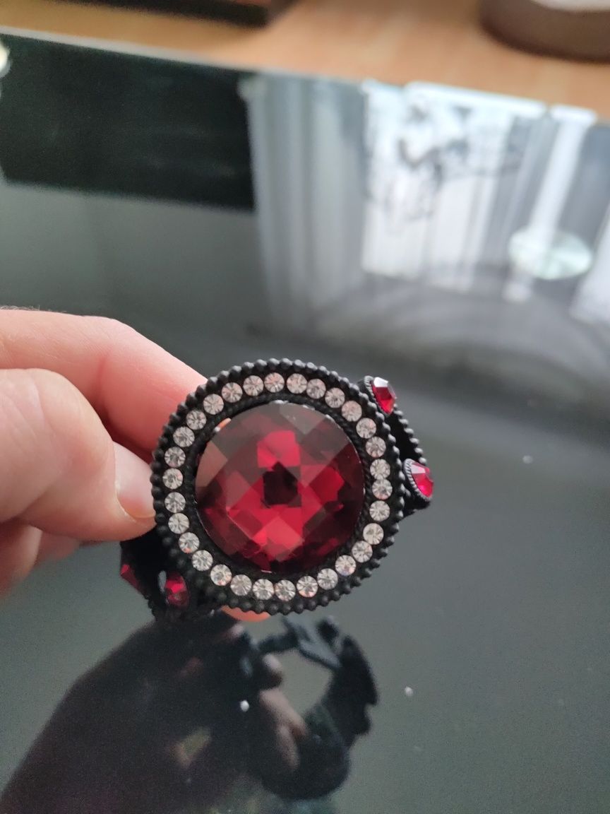 Piękna bransoletka Sinsay, czarna z kryształkami, regulowana