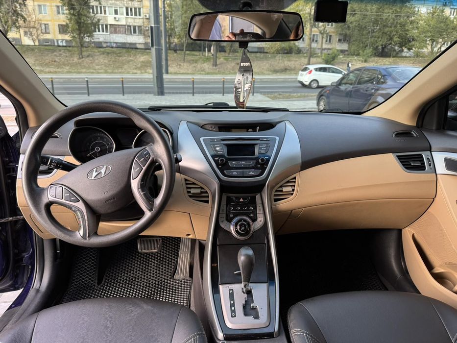 Hyundai Elantra 2013