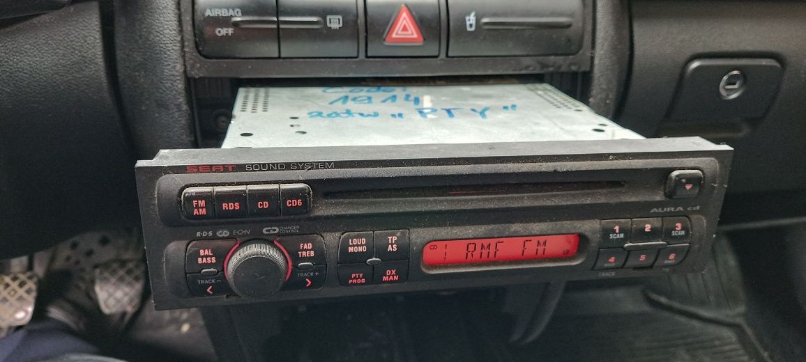 Radio seat aura cd