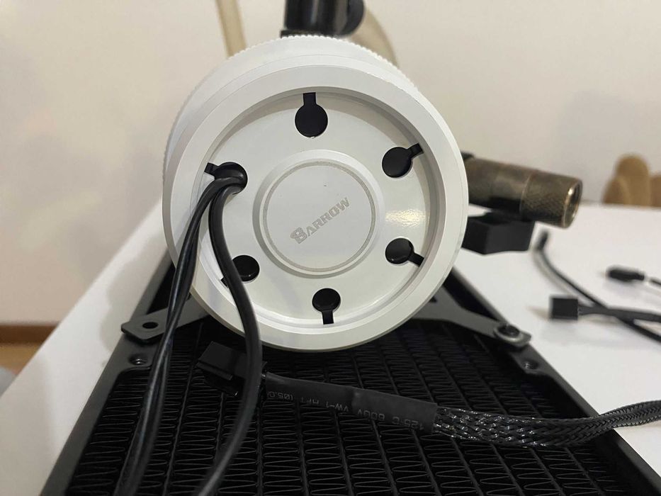 Sistema Watercooler Barrow - Bomba de água / 2 radiadores / 2 vent.