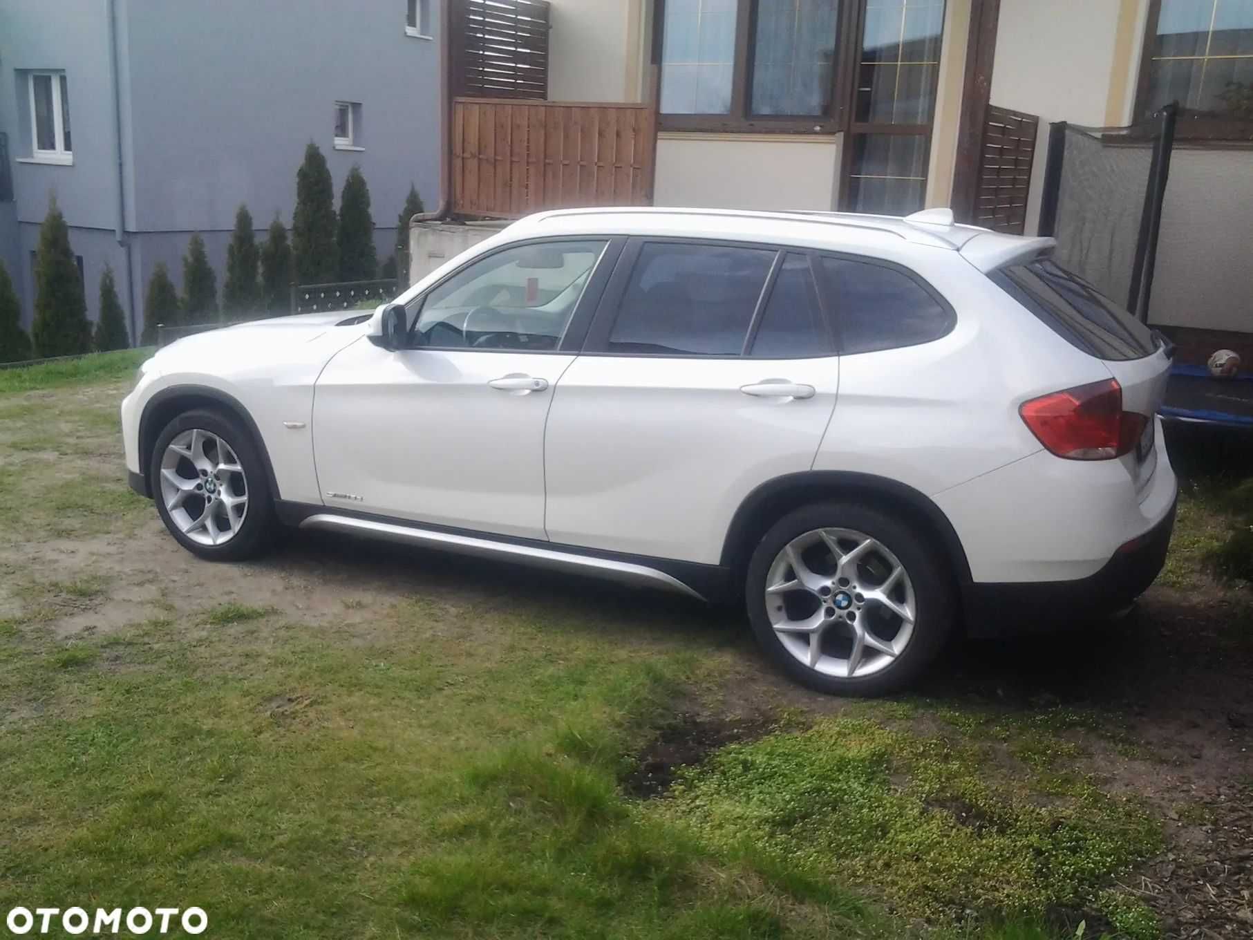 BMW X1, panorama, rude skóry, duża nawi alu 18 bezwypadkowy biały 2.0D