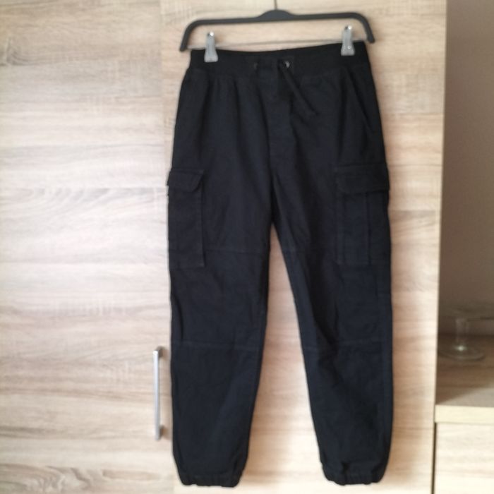 Chłopięce spodnie dresowe z materiału roz 152 H&M
