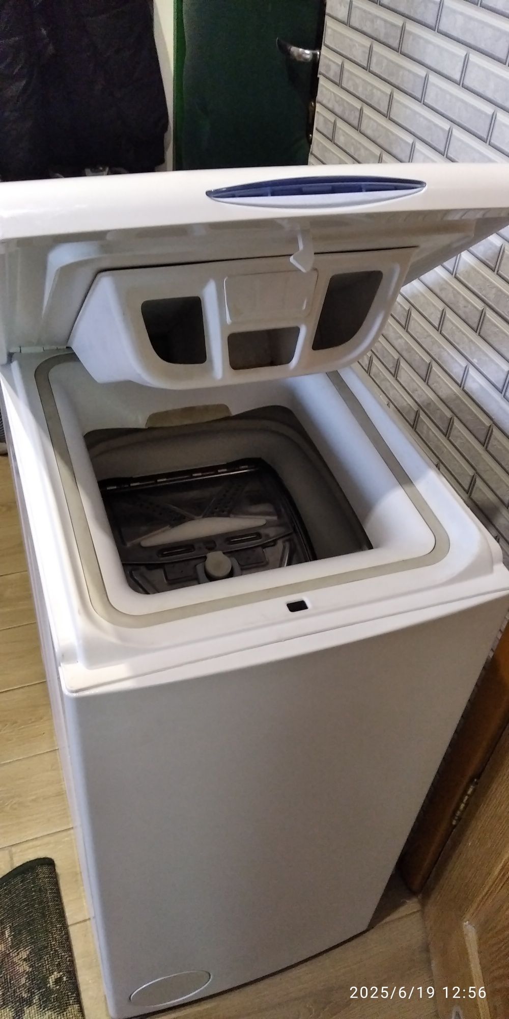 Пральна машина Whirlpool AWE 6629