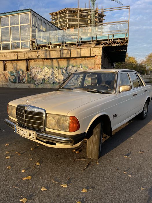 Мерседес 123 легенда mersedes 2.0 dдизель