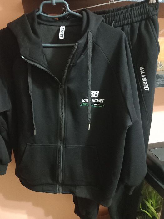 Спортивний костюм модний