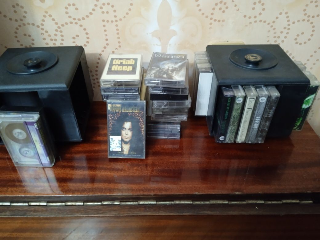 Аудіо касети з касетніком
