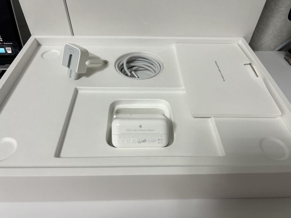 MacBook Air M4 16/256. Silver. Состояние нового. 21 цикл.