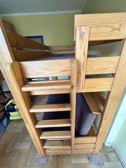 Łóżko piętrowe drewniane