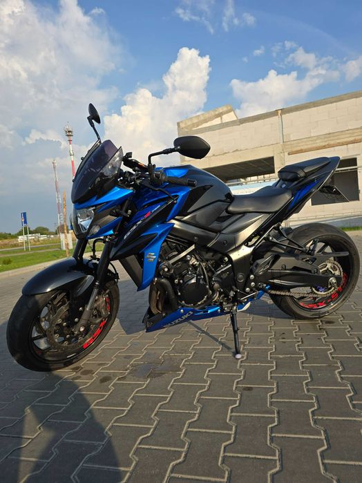 Suzuki GSX-s 750