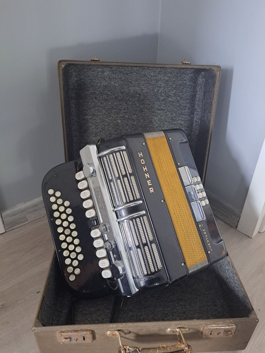 Akordeon Hohner V