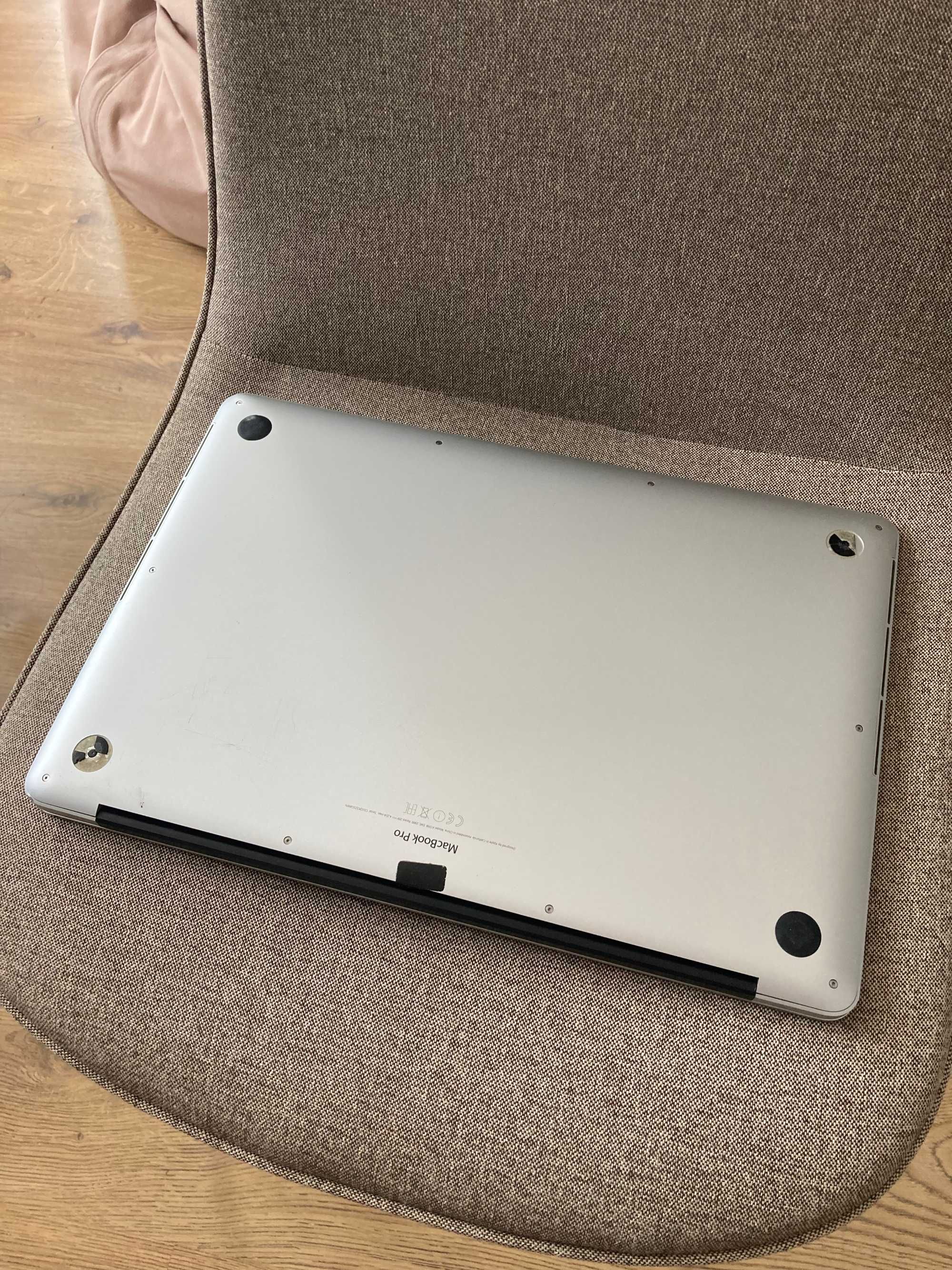 Apple MacBook Pro (Retina, 15-inch, Mid 2015)