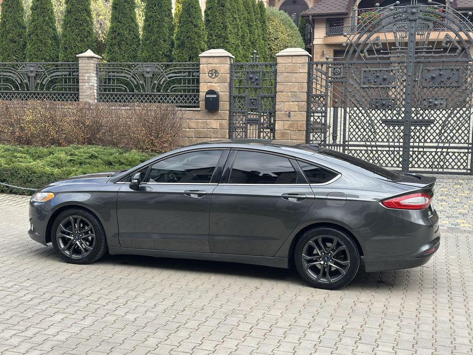 Продам FORD FUSION 2015 рік,2.5 ГБО,Автомат.