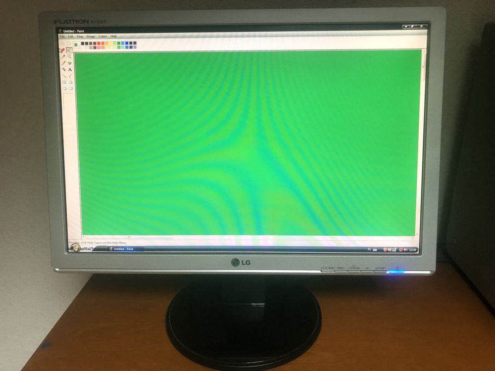 Zestaw dwóch monitorów LCD LG Flatron W1942S