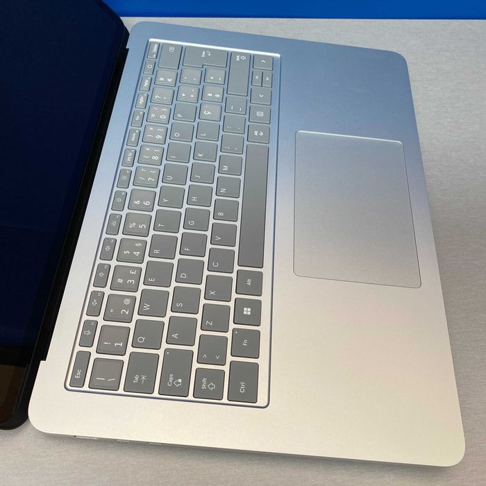 Microsoft Surface Laptop Studio 2 - 14.4" Touch (i7-13800H/16GB/512GB)