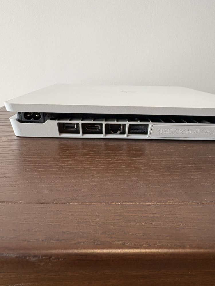 Ігрова приставка PS4 slim 500gb white