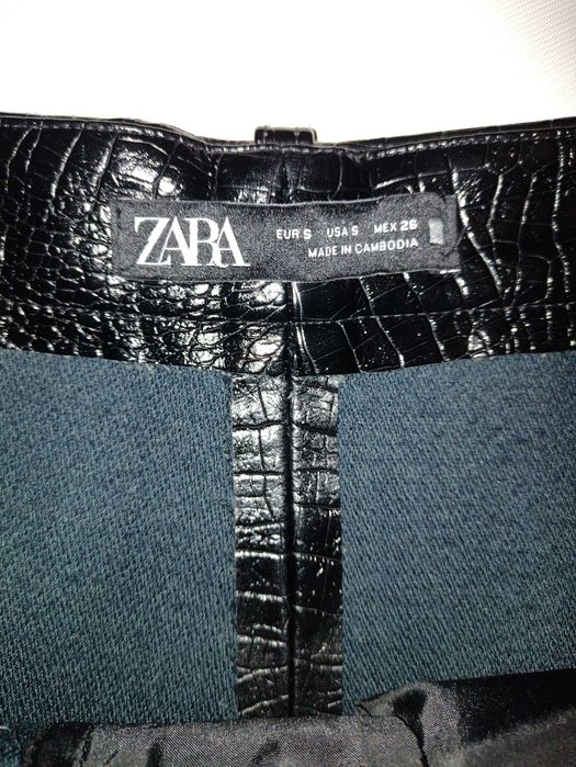 Чорні шорти бермуди фактурна екошкіра крокодил ZARA р.S