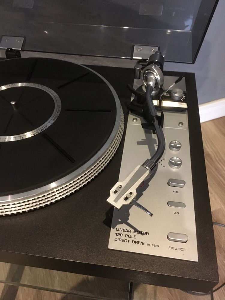 Fisher MT-6225 gramofon direct drive Ortofon