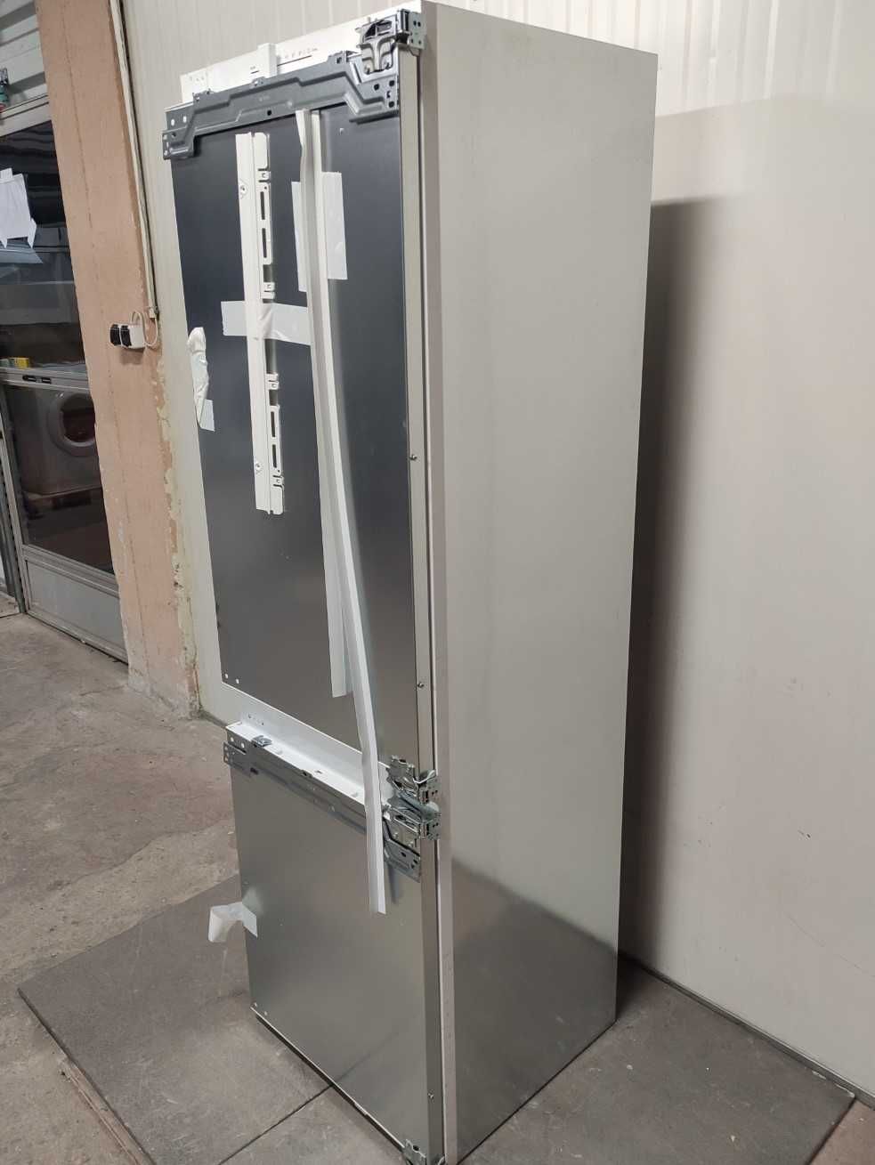 Lodówka do zabudowy Siemens KI 86NNFF0 260L 177cm OUTLET 27JE81