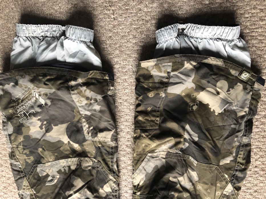 Spodnie narciarskie zimowe moro Protest 128 chlopiec sanki snieg