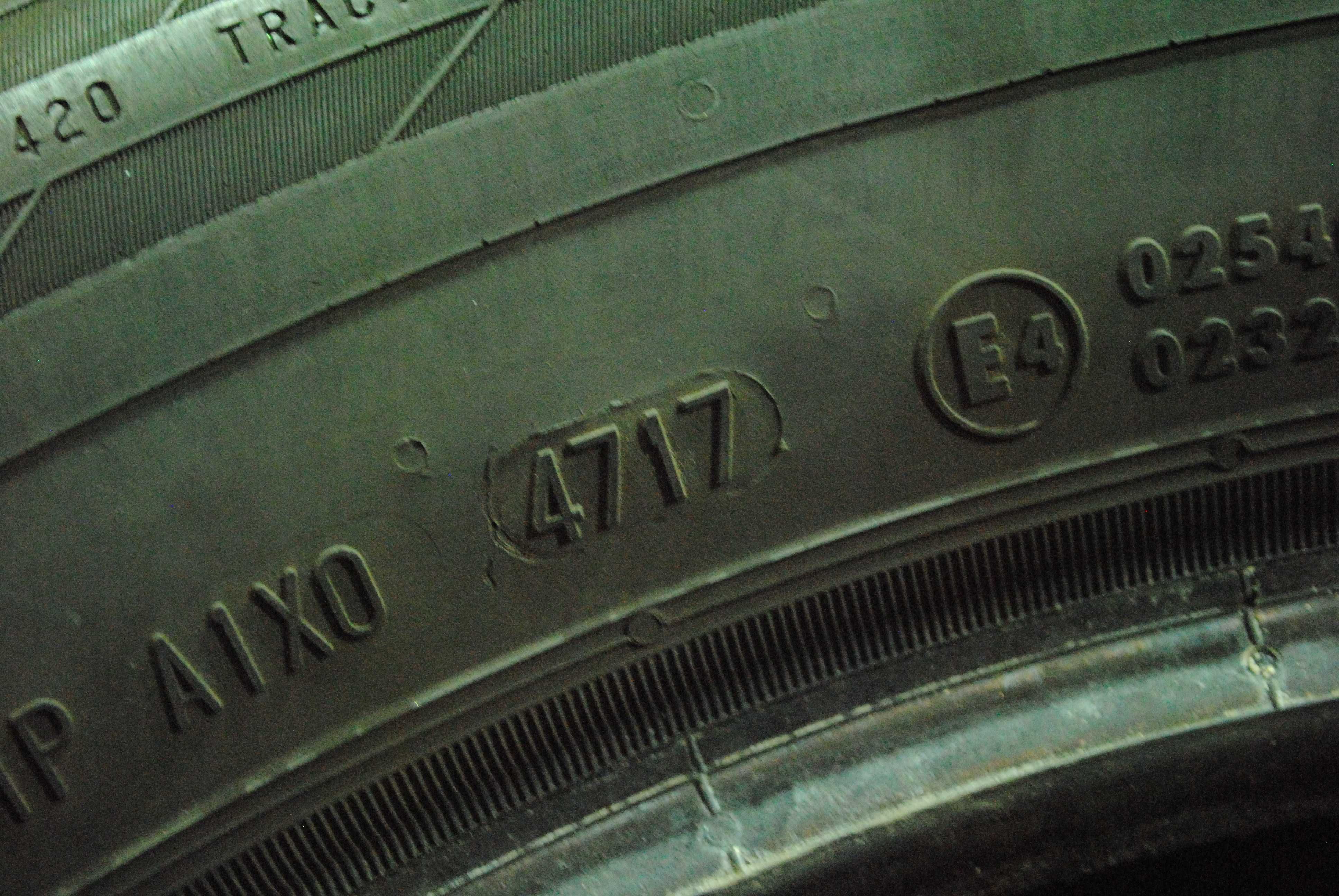 Continental 235 50 R18