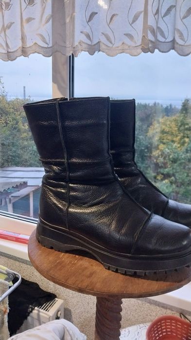 Продам жіночі чоботи