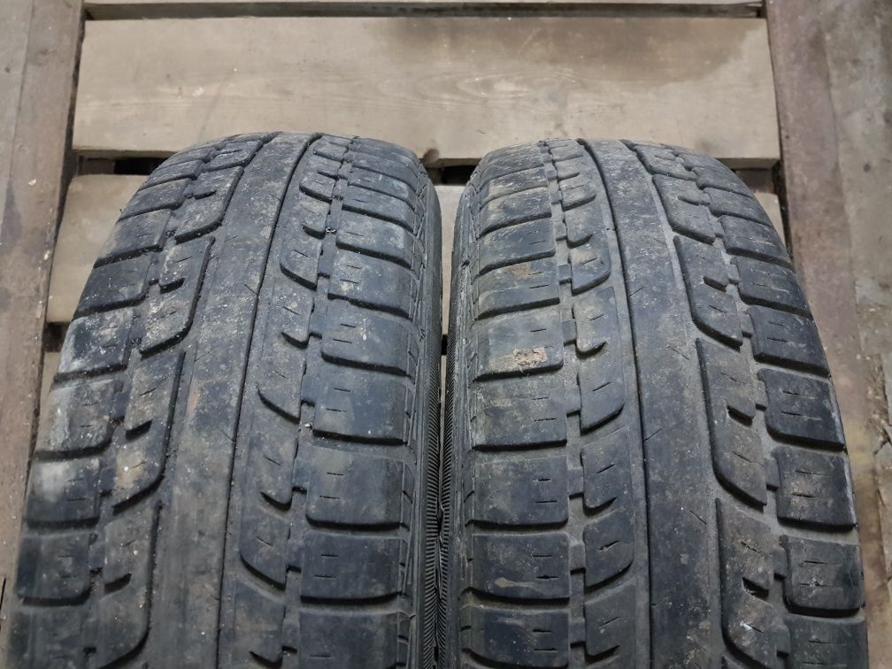 Два сталеві диски 4х98 з ґумою Kelly ST 175/70 R13  для автомобіля ВАЗ