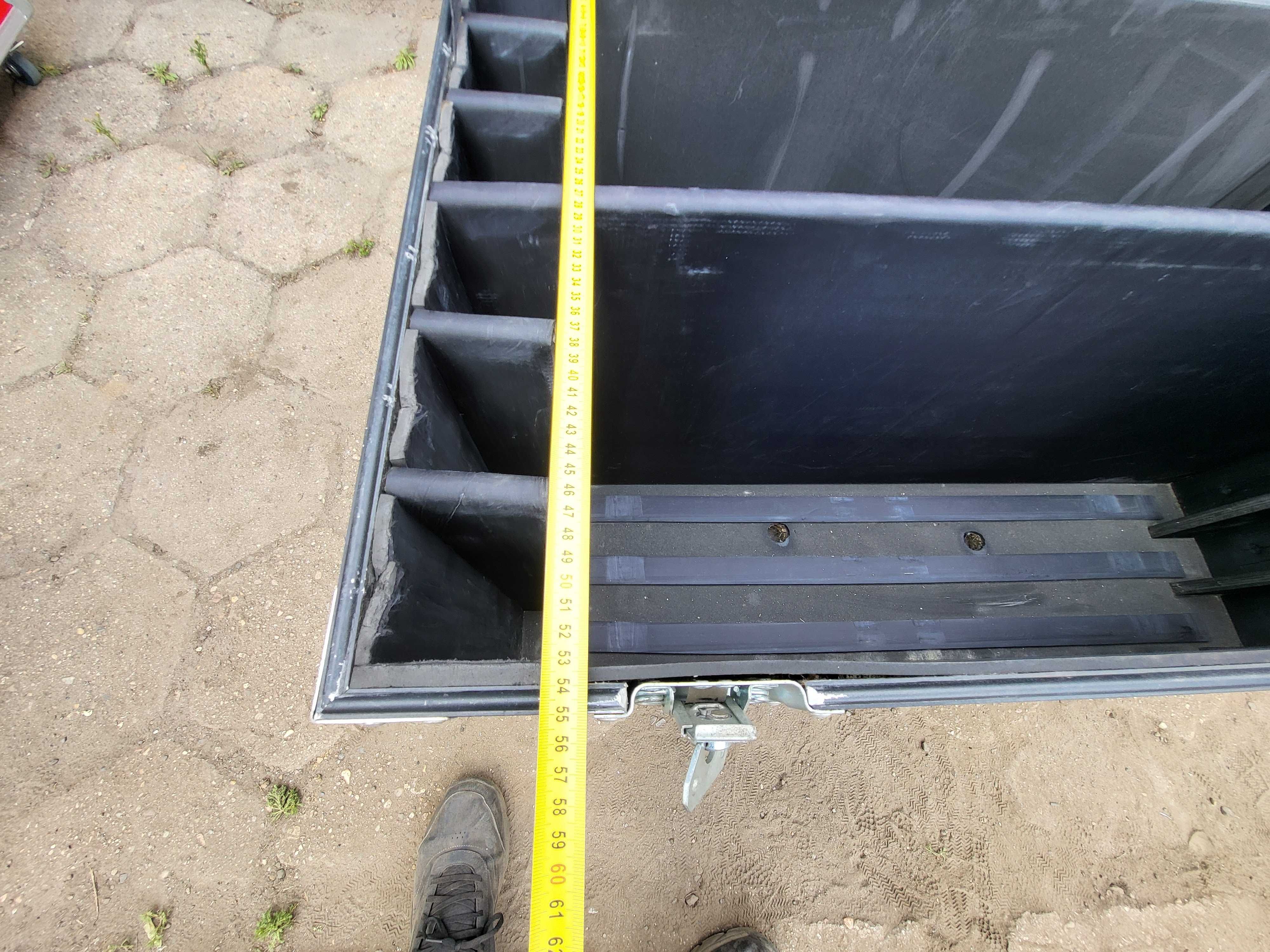 103x53x48 CASE, po diodzie 6szt 100x50, ekran flightcase