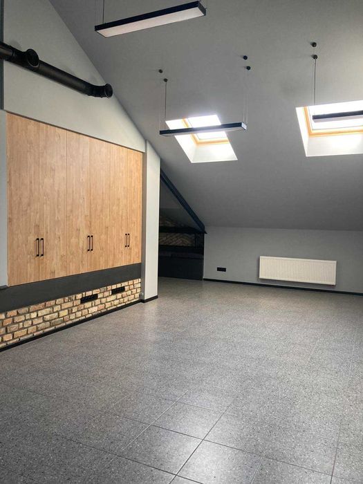 Приміщення під офіс в центрі, вул. Дашковича