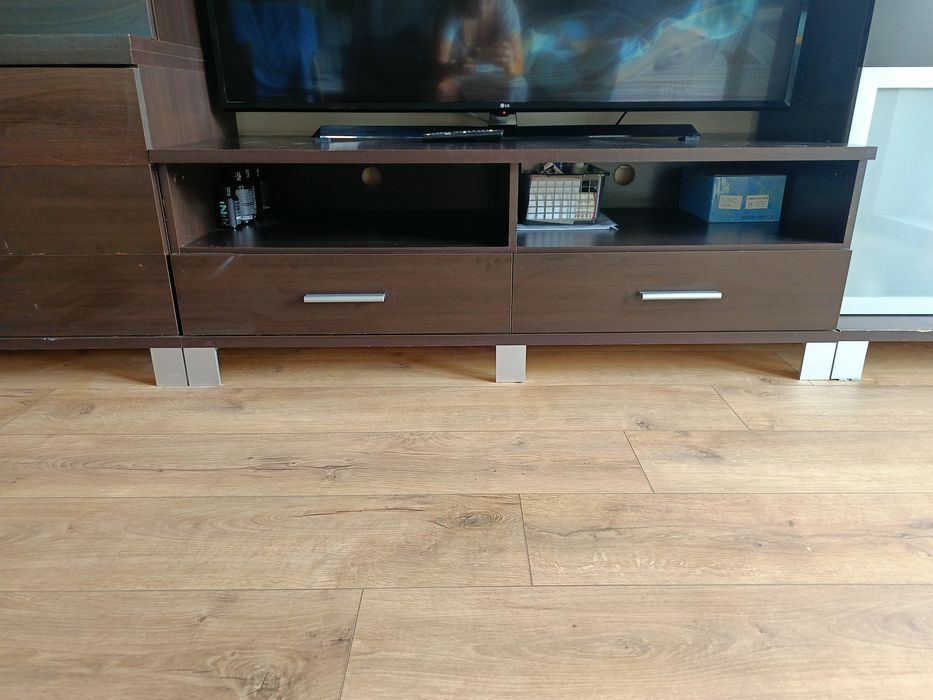 Meblościanka  widoczna na zdjęciu