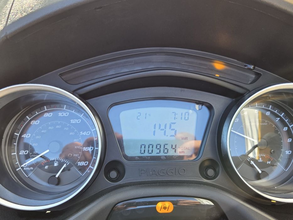 Piagio MP3 300 hpe - menos de 1000kms
