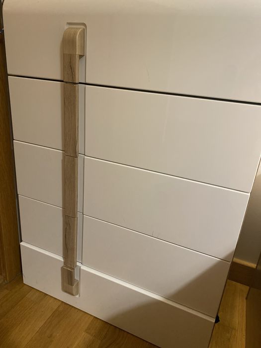 42 cm largura e e 97 cm a comoda 42cm e 52 cm