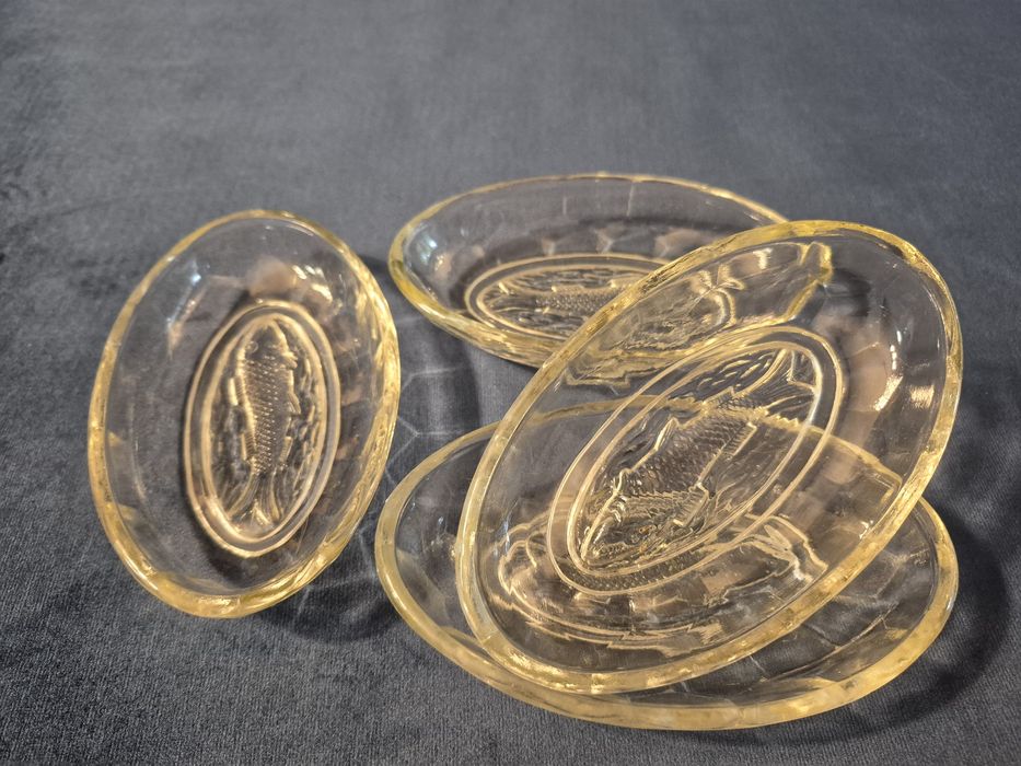 Salaterki/ sledziówki.  Komplet 4 szt