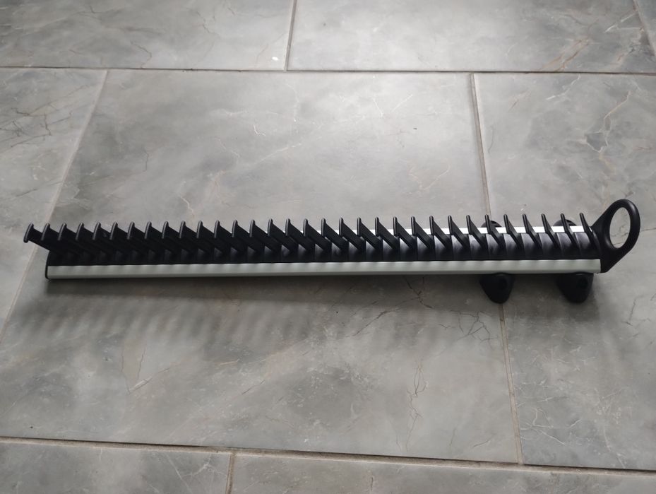 Висувна вішалка для галстуків. Виробництво Італія.