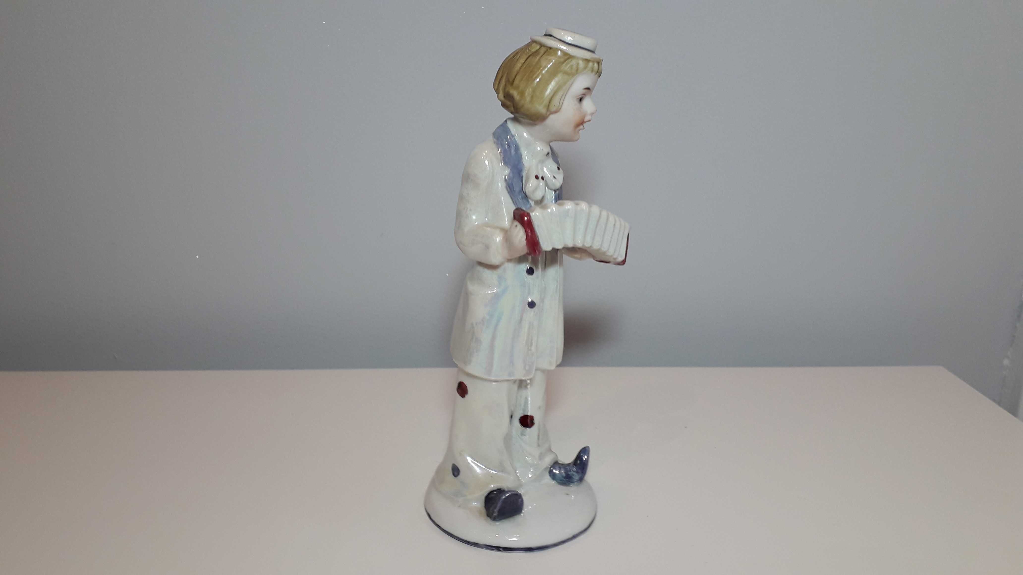 Uliczny grajek figurka porcelana Leonardo – perła