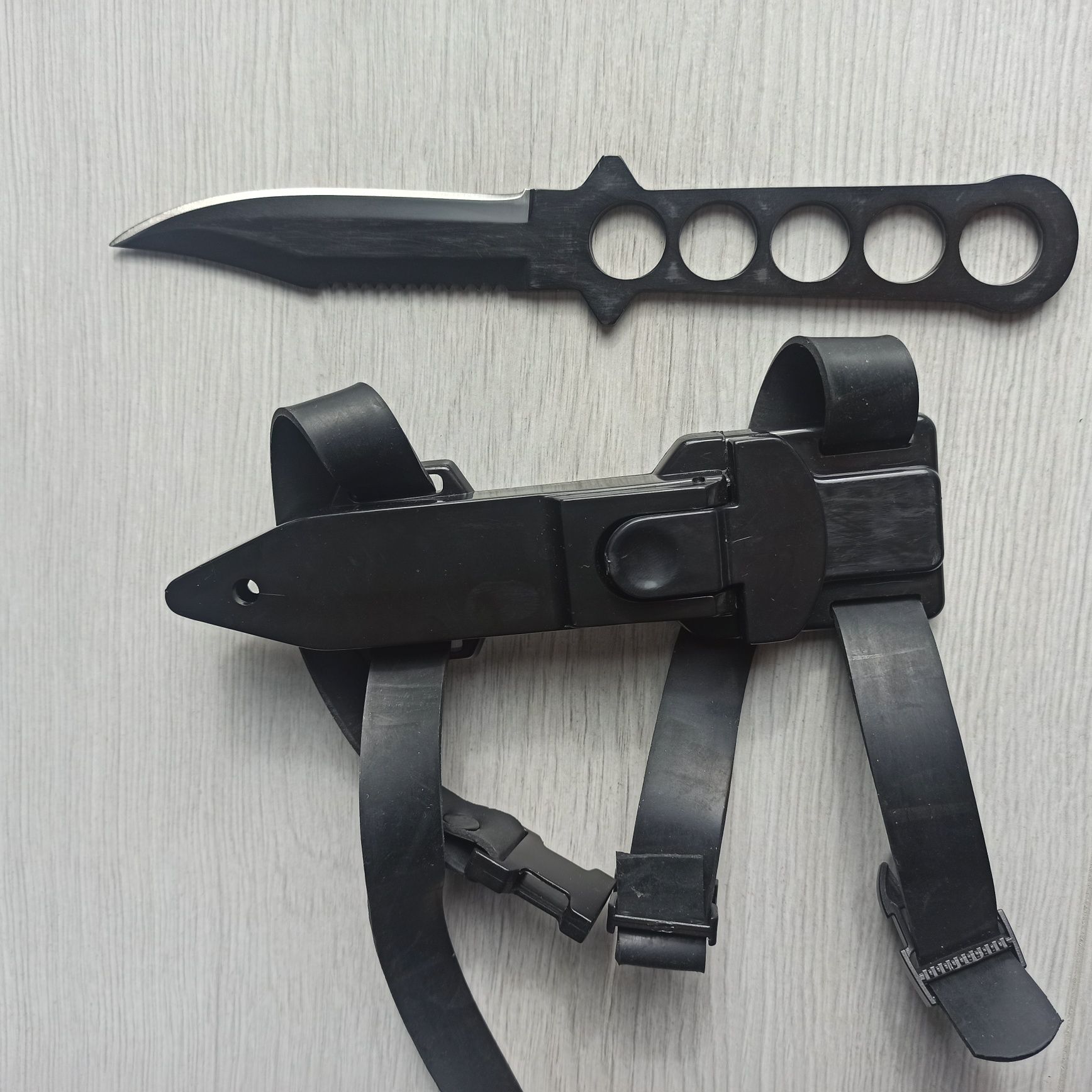 Nóż, nurkowanie, MIL-TEC, BLACK STAINLES DIVING KNIFE, pokrowiec plast