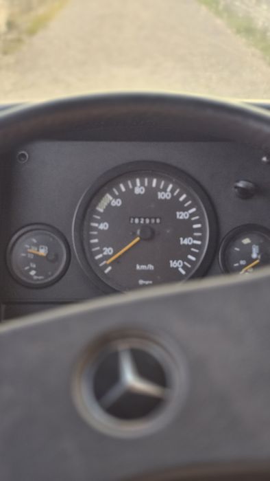Mercedes MB 100D